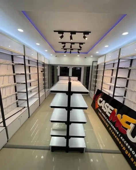 Store Layouts & Fixtures